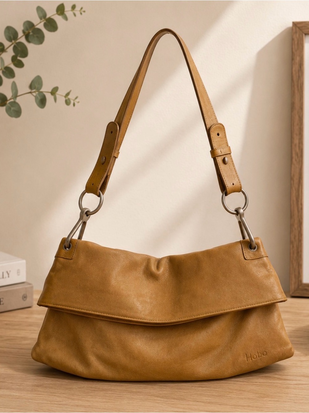 Lupo leather foldable shoulder bag